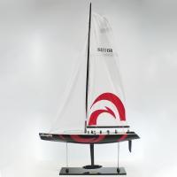 Handgefertigtes Segelschiffmodell der Alinghi