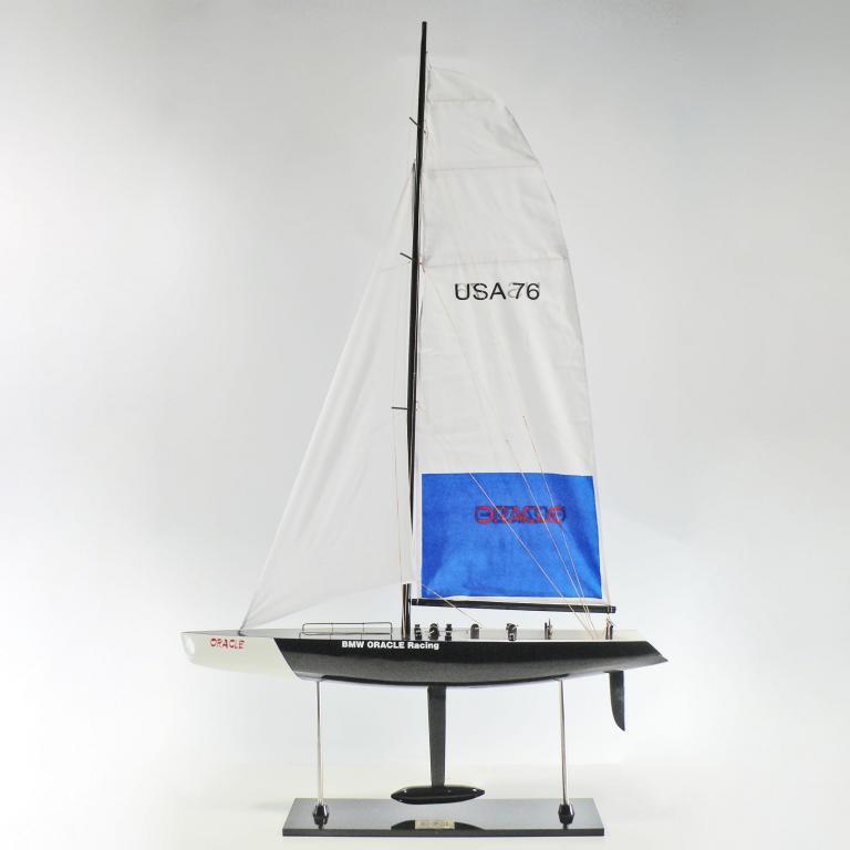 Handgefertigtes Segelschiffmodell der BMW Oracle