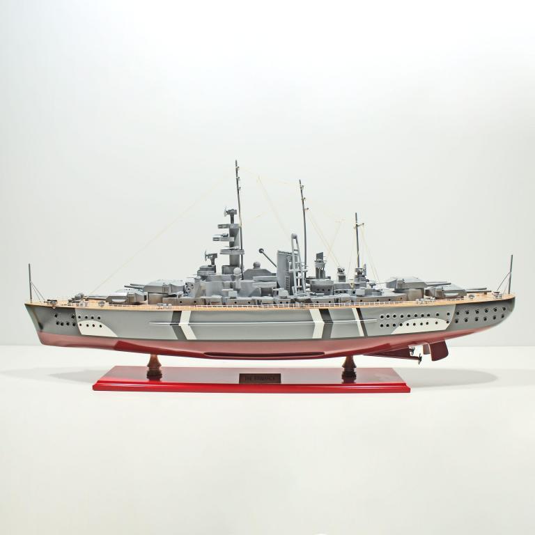 Maquette de bateau en bois faite à la main du Bismarck