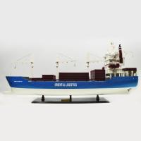 Handgefertigtes Schiffsmodell aus Holz der Bulk Carrier