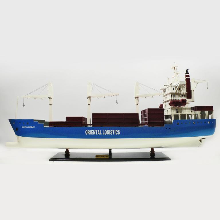 Handgefertigtes Schiffsmodell aus Holz der Bulk Carrier