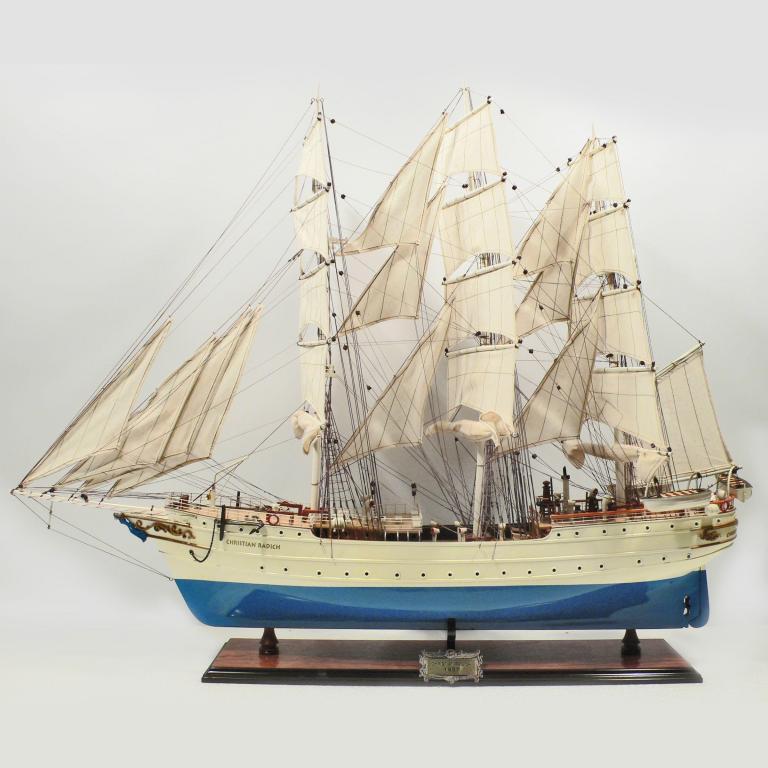 Handgefertigtes Schiffsmodell aus Holz der Christian Radich