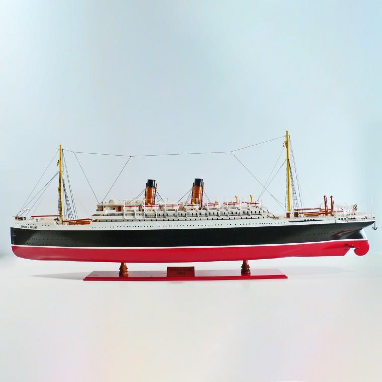 Handgefertigtes Schiffsmodell aus Holz der Empress of Ireland (120cm)