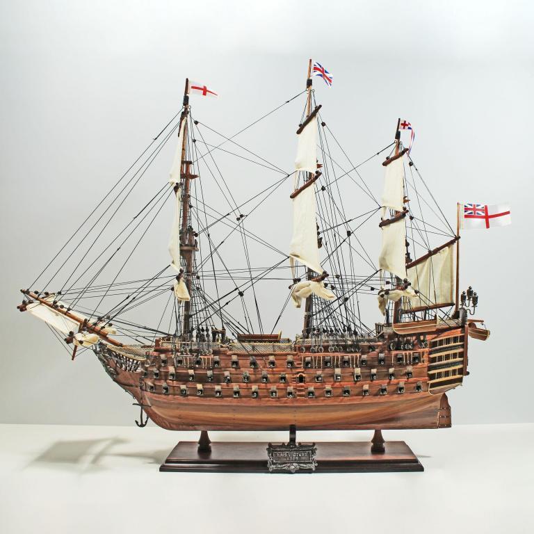 Handgefertigtes Schiffsmodell aus Holz der HMS Victory (60cm)