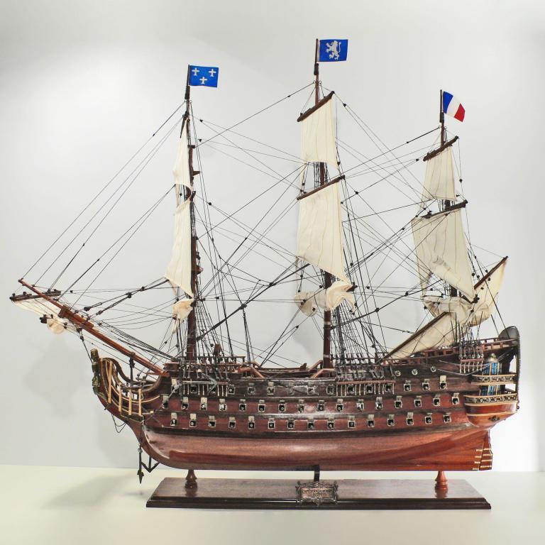 Handgefertigtes Schiffsmodell aus Holz der Royal Luis